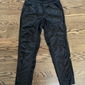 Lululemon Women’s Black Athletic Pants Dance Studio crop size 8